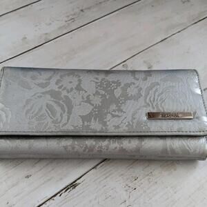 Kenneth Cole Reaction Elongated Clutch Wallet Gray With Silver Floral Pattern